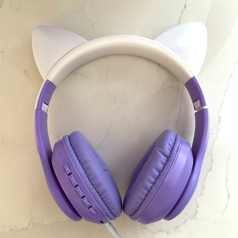 LIGHT UP LED BLUETOOTH WIRELESS PURPLE HEADPHONES